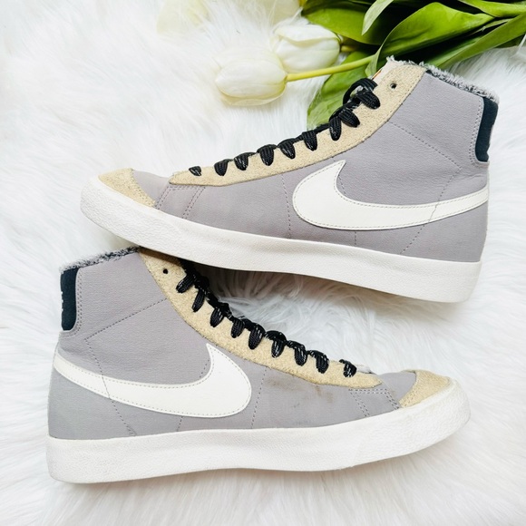 Nike Blazer Mid Hike Nike Fur Lined Sneakers - Picture 4 of 9